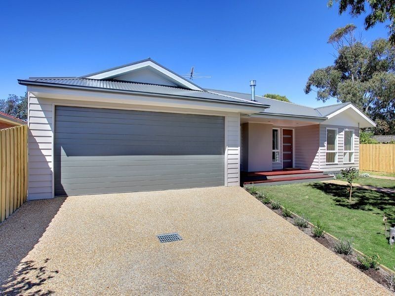 13 The Avenue, Rosebud West VIC 3940