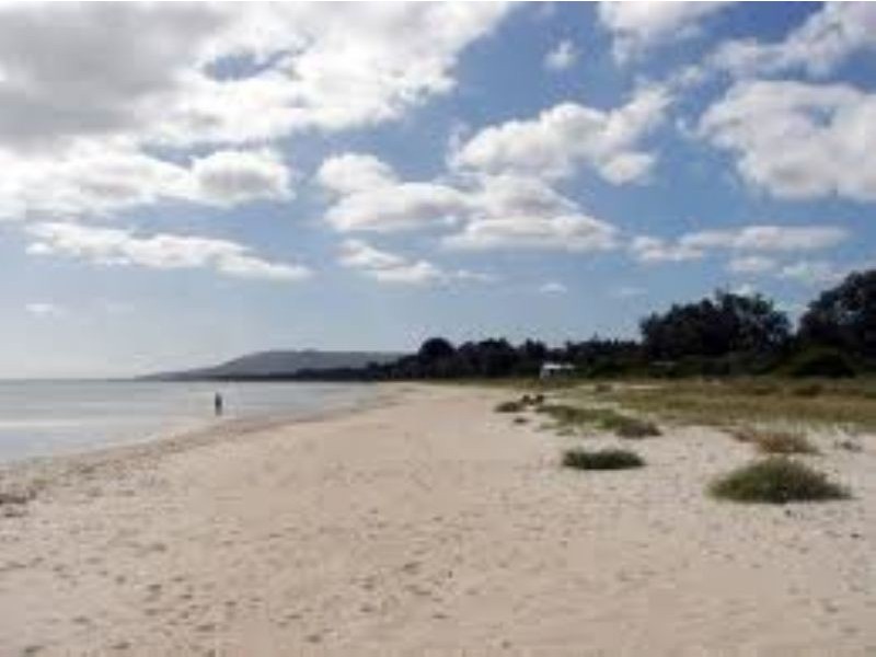 2-4 Mirriam Avenue, Rosebud West VIC 3940