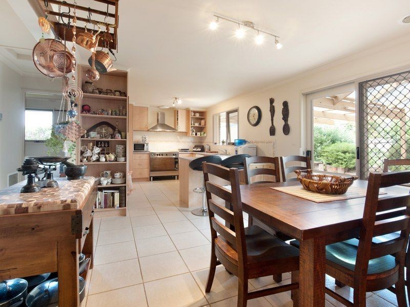 30 Whimbrel Court, Rosebud West VIC 3940