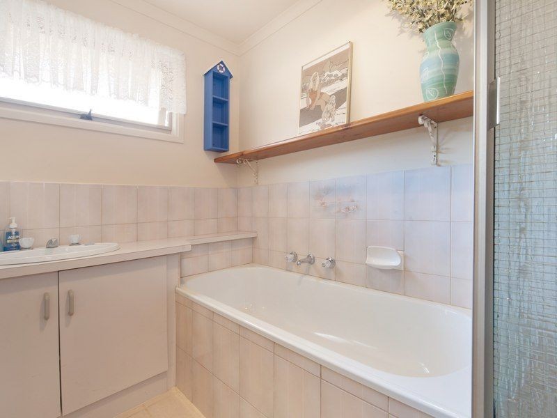 30 Whimbrel Court, Rosebud West VIC 3940