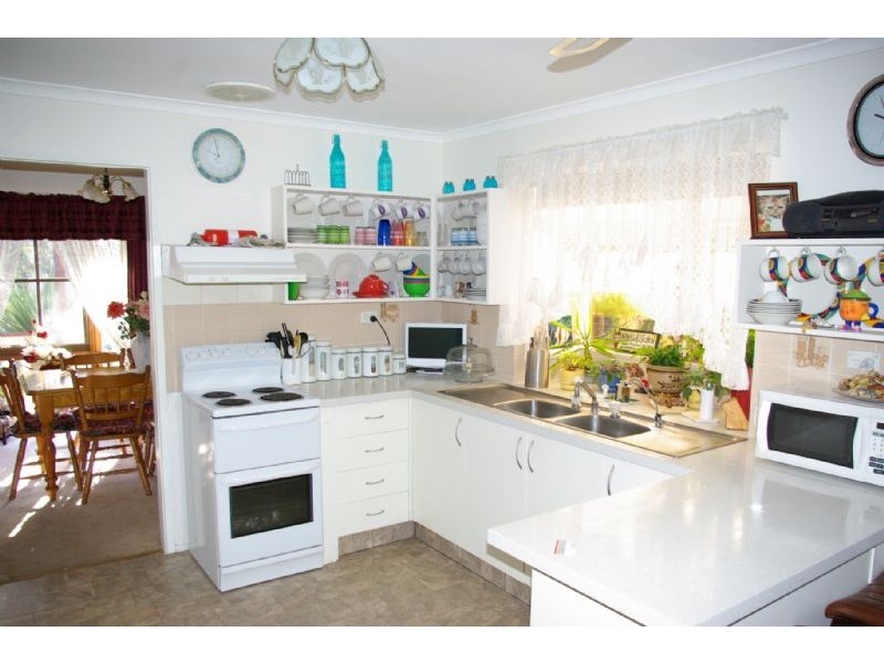 63 Sunningdale Road, Rosebud VIC 3939