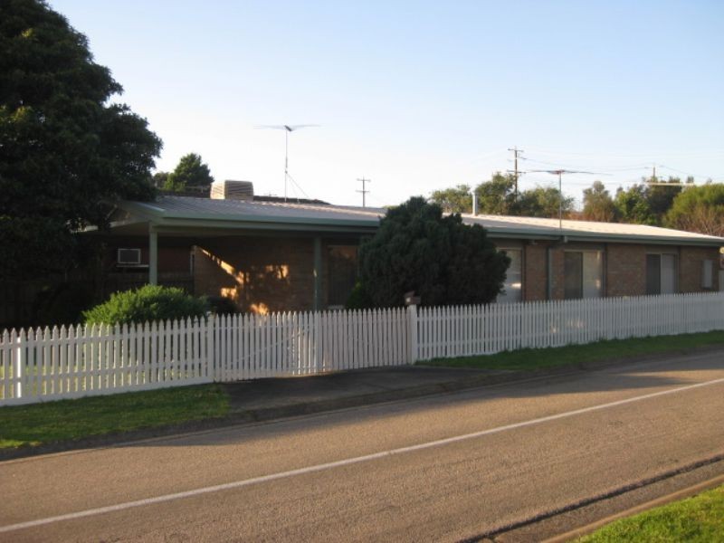 129 Third Avenue, Rosebud VIC 3939