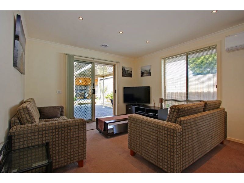 125 First Avenue, Rosebud VIC 3939