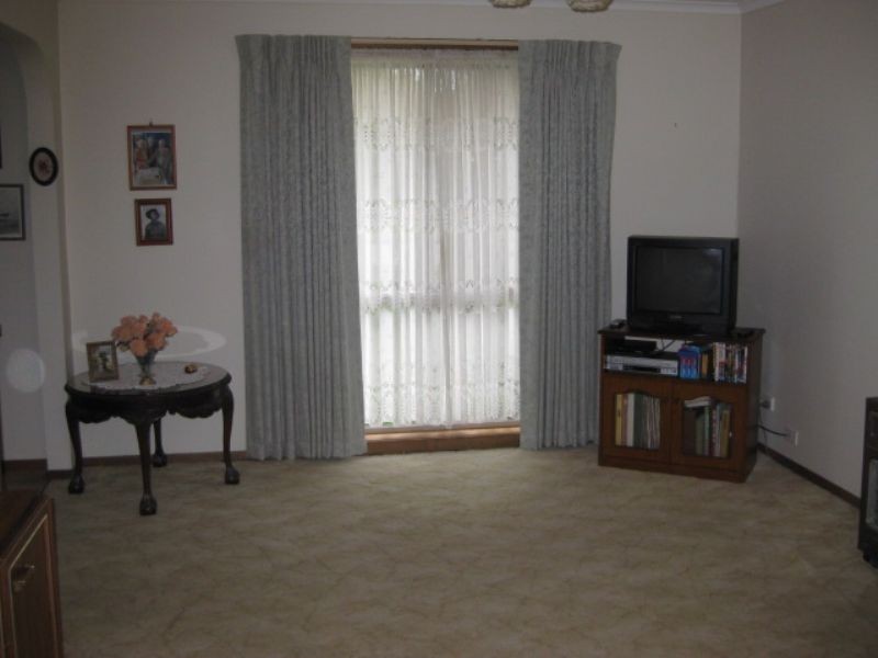 95 Cootamundra Avenue, Rosebud West VIC 3940