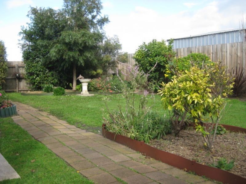 95 Cootamundra Avenue, Rosebud West VIC 3940