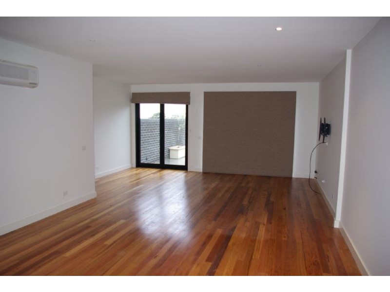 17 Leichardt Street, Mccrae VIC 3938