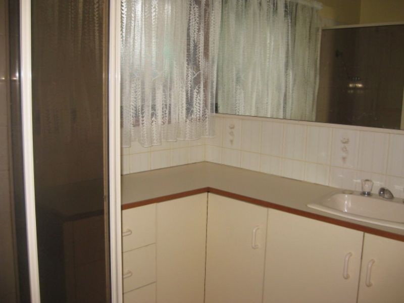 61 Fifth Avenue, Rosebud VIC 3939