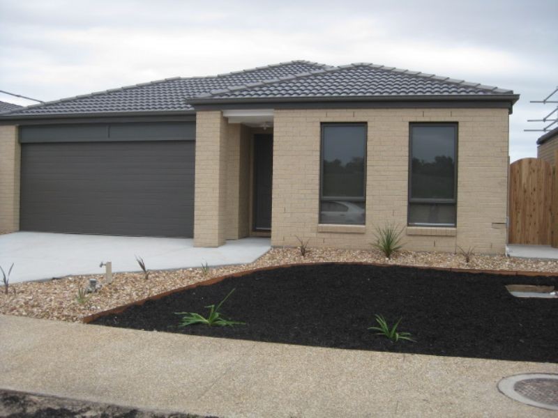 77 Wingara Drive, Rosebud West VIC 3940