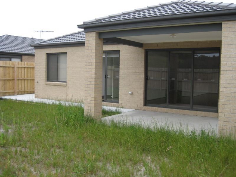 77 Wingara Drive, Rosebud West VIC 3940