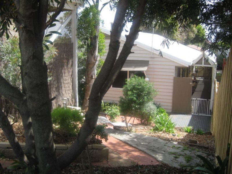 120 Fourth Avenue, Rosebud VIC 3939