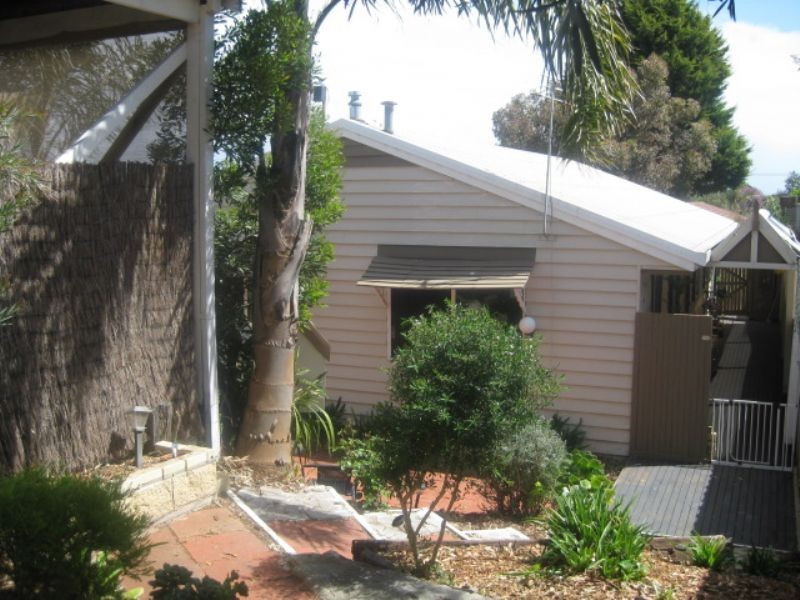 120 Fourth Avenue, Rosebud VIC 3939