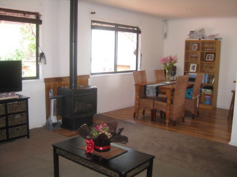 120 Fourth Avenue, Rosebud VIC 3939