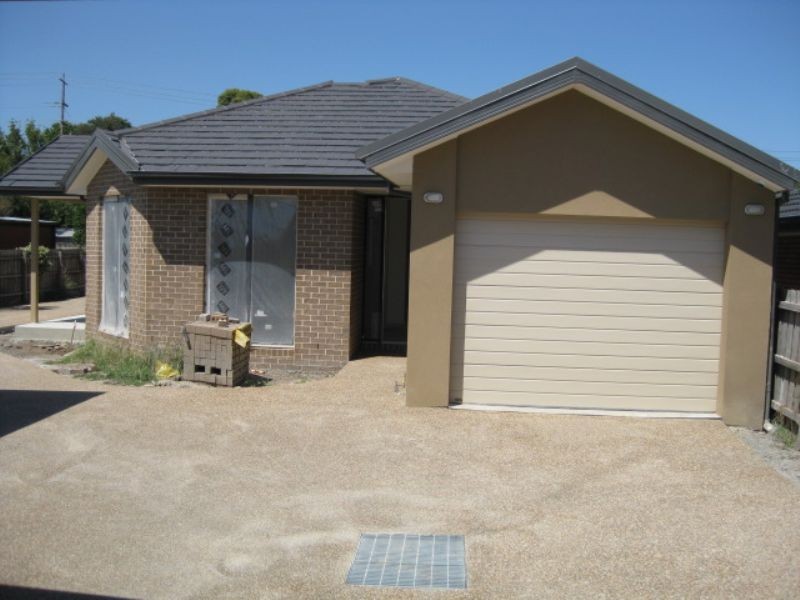 2/30 Warranilla Avenue, Rosebud VIC 3939