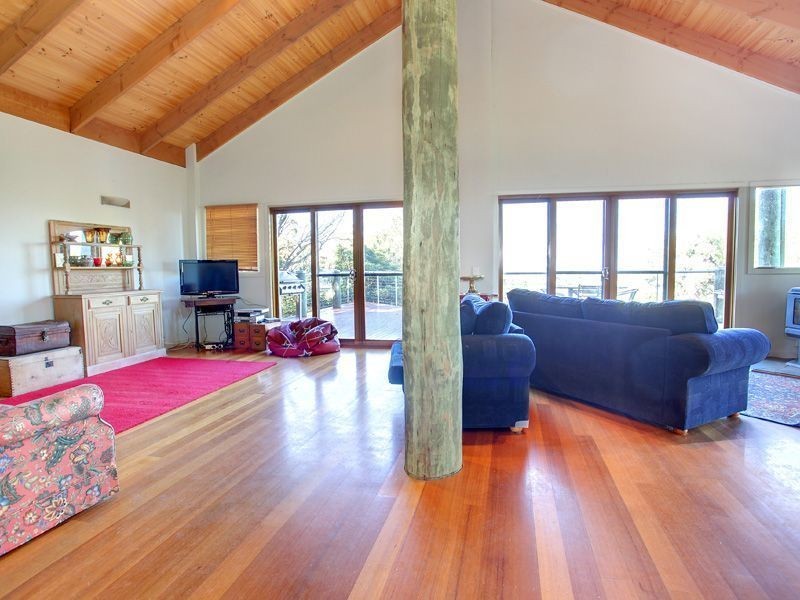 16 Bowen Street, Mccrae VIC 3938