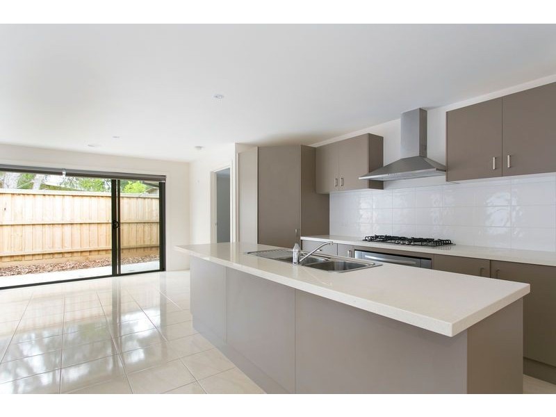 2/1 Teal Street, Rosebud West VIC 3940