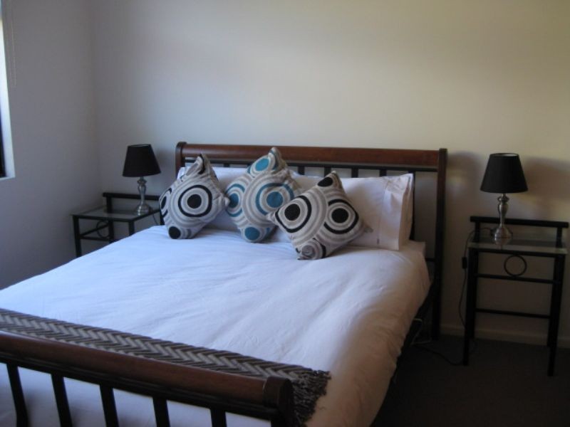 4/4 Grenville Grove, Rosebud West VIC 3940