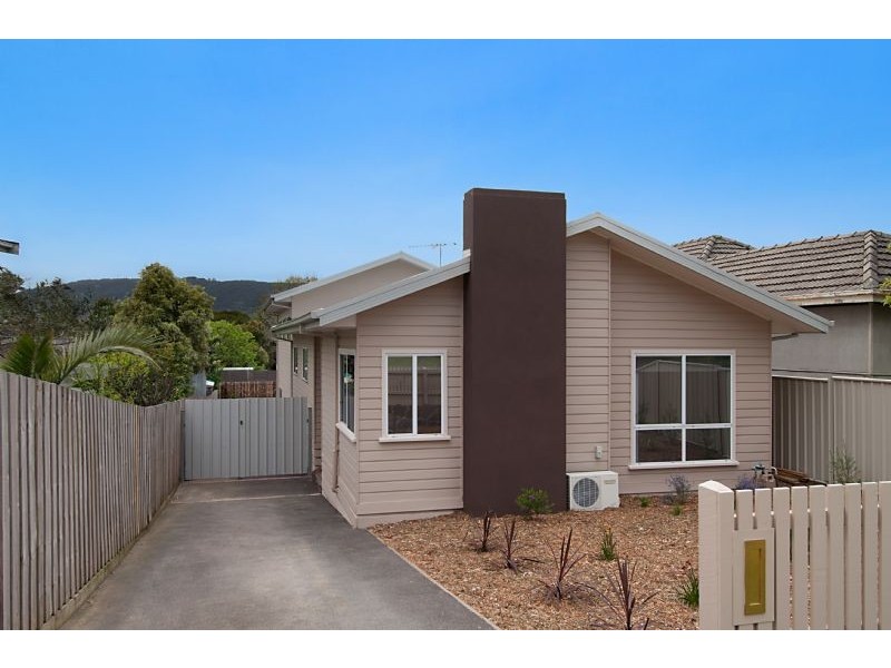 83 Ninth Avenue, Rosebud VIC 3939