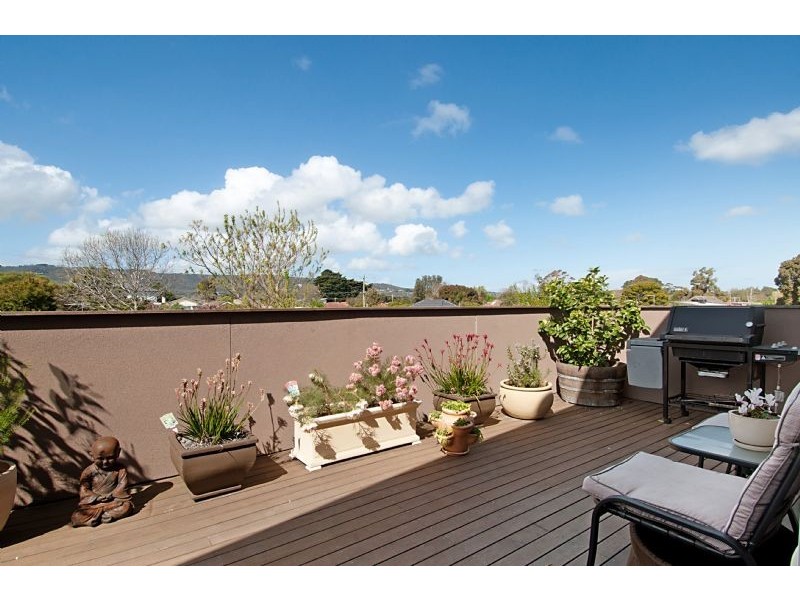 83 Ninth Avenue, Rosebud VIC 3939