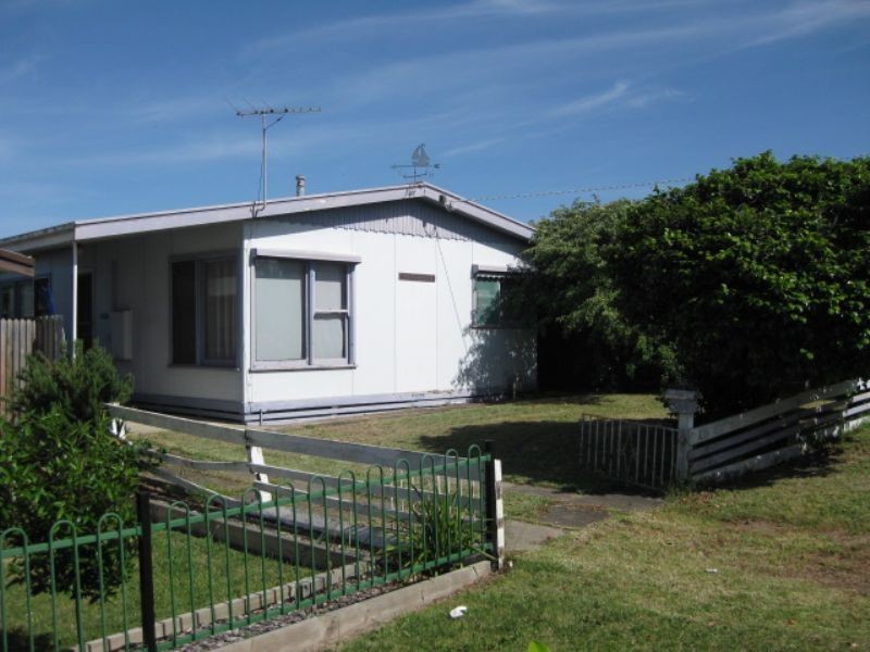 108 Seventh Avenue, Rosebud VIC 3939