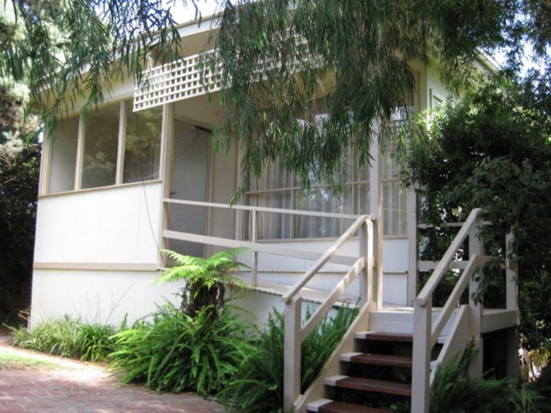 2 Cain Street, Rosebud VIC 3939