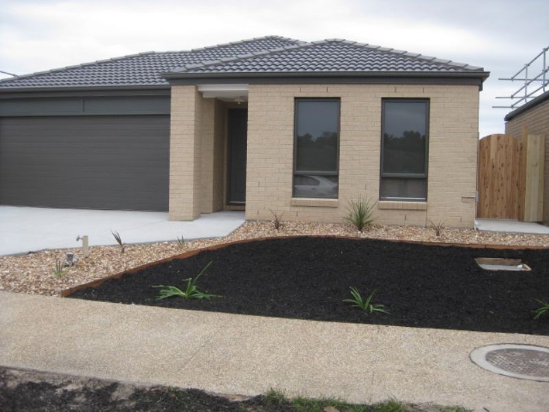 77 Wingara Drive, Rosebud VIC 3939