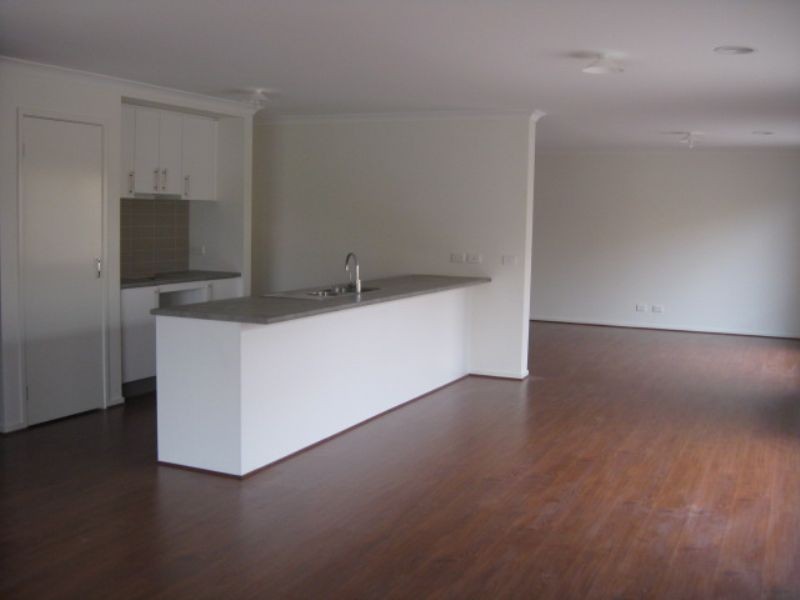 77 Wingara Drive, Rosebud VIC 3939