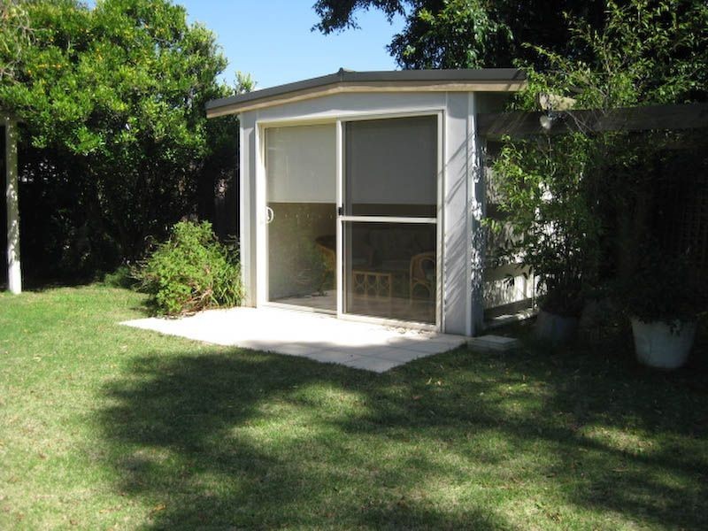 18 Woyna Avenue, Rosebud West VIC 3940