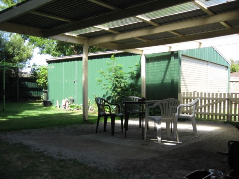 17 Ella Crescent, Rosebud West VIC 3940