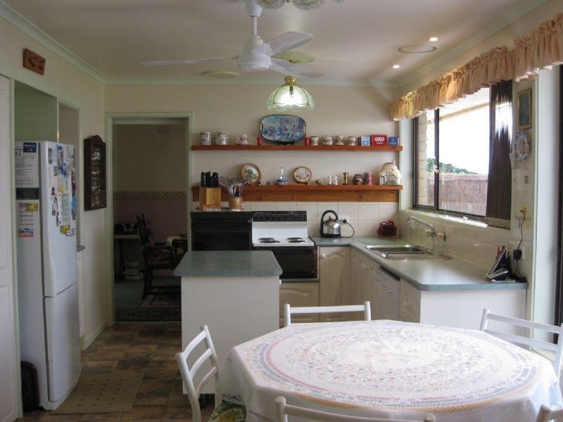 12 Bromley Street, Rosebud VIC 3939