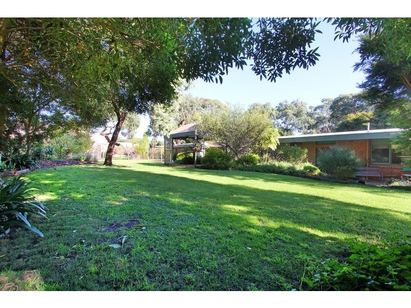 126 Elizabeth Drive, Rosebud VIC 3939