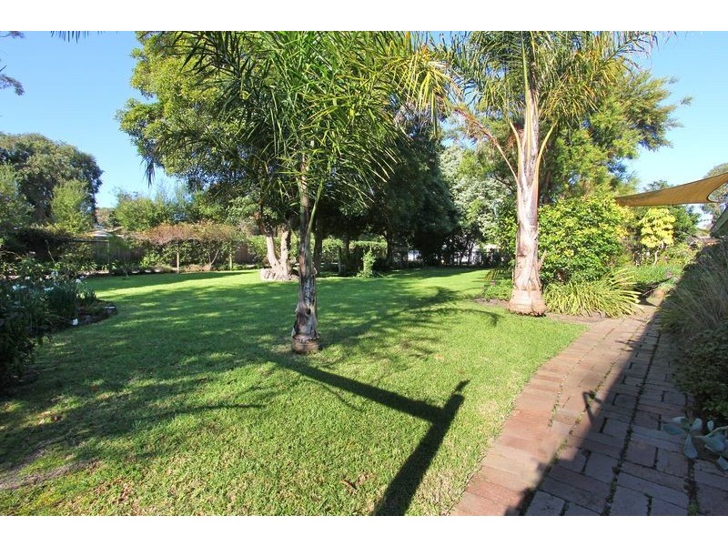 126 Elizabeth Drive, Rosebud VIC 3939