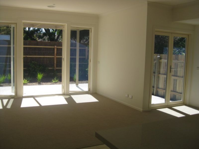 1/30 Warranilla Avenue, Rosebud VIC 3939