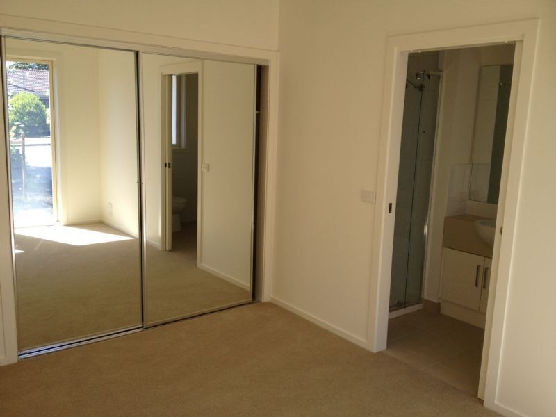 1/30 Warranilla Avenue, Rosebud VIC 3939