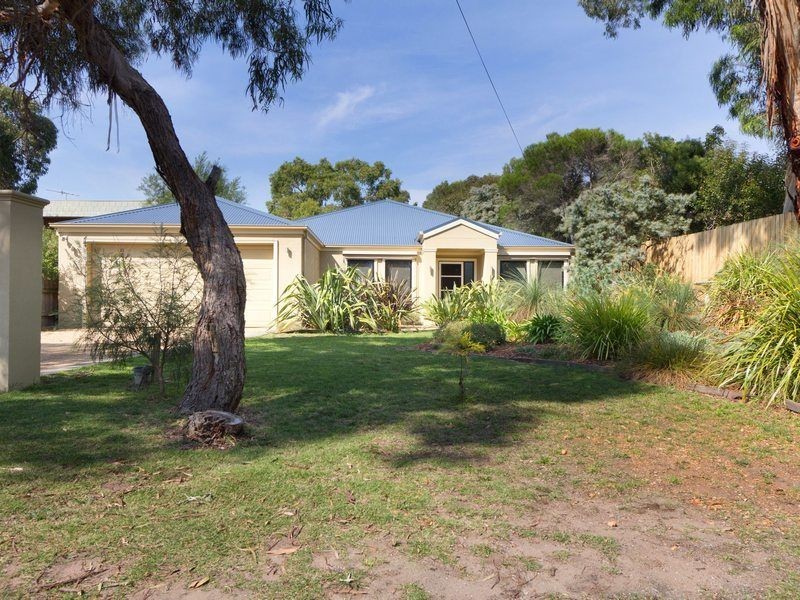 8 Sherwood Avenue, Rosebud VIC 3939