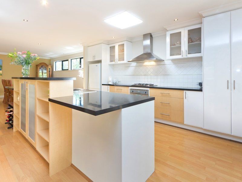 8 Sherwood Avenue, Rosebud VIC 3939