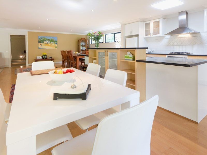 8 Sherwood Avenue, Rosebud VIC 3939