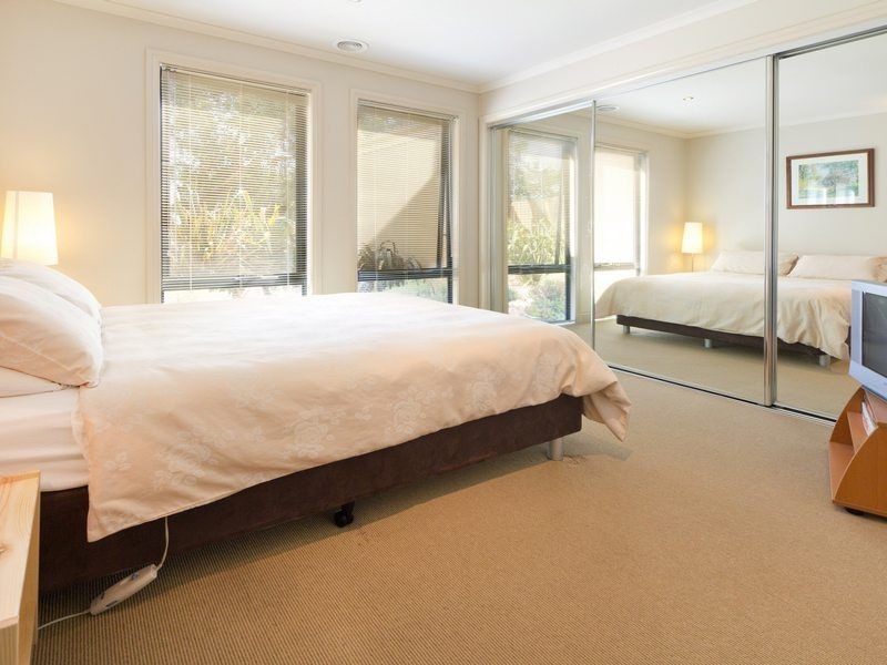 8 Sherwood Avenue, Rosebud VIC 3939