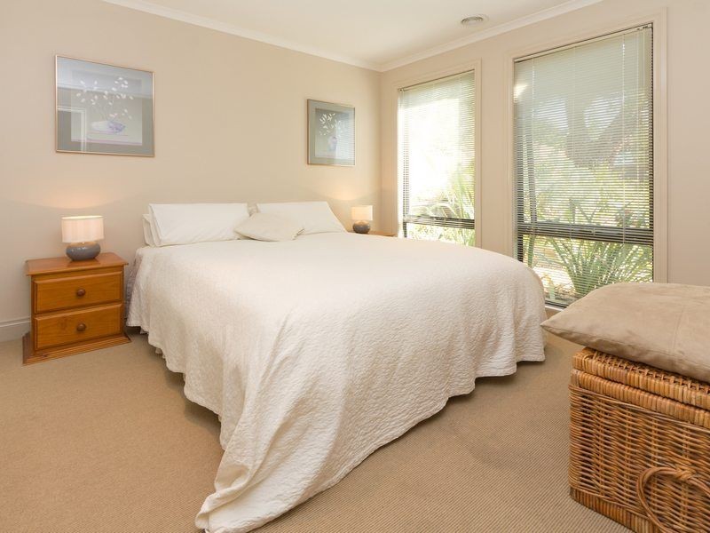 8 Sherwood Avenue, Rosebud VIC 3939