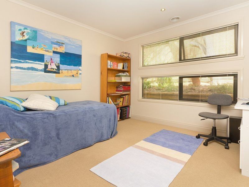 8 Sherwood Avenue, Rosebud VIC 3939