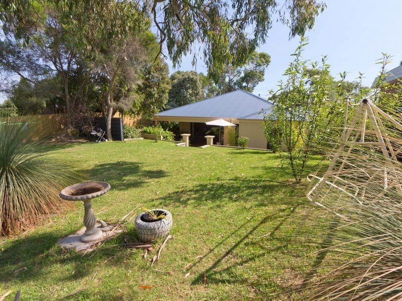 8 Sherwood Avenue, Rosebud VIC 3939