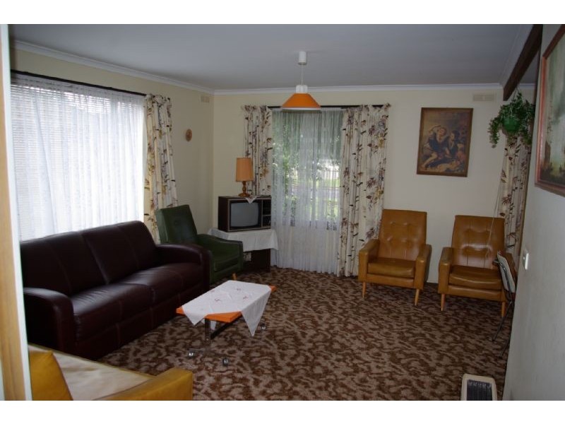 14 Third Avenue, Rosebud VIC 3939