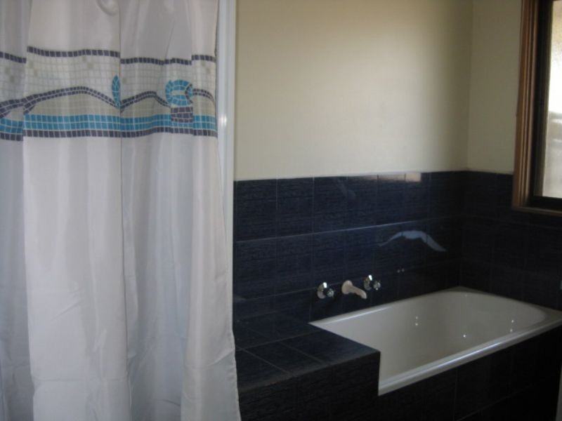 2 Windella Avenue, Rosebud VIC 3939