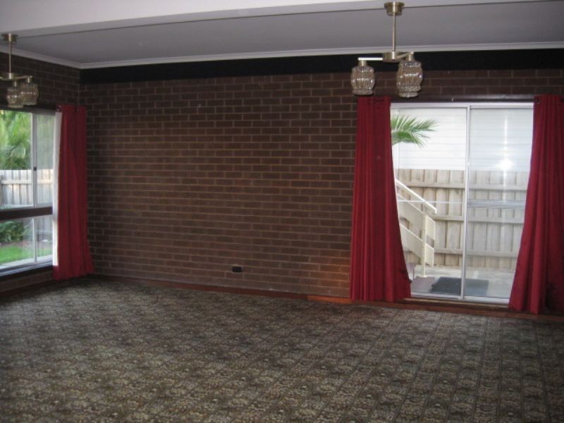 9 Seaview Avenue, Safety Beach VIC 3936