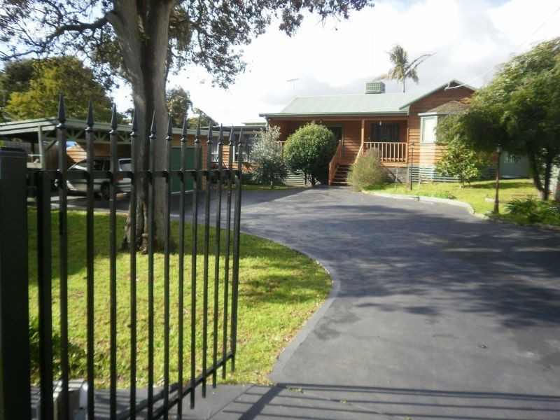 89 Seventh Avenue, Rosebud VIC 3939