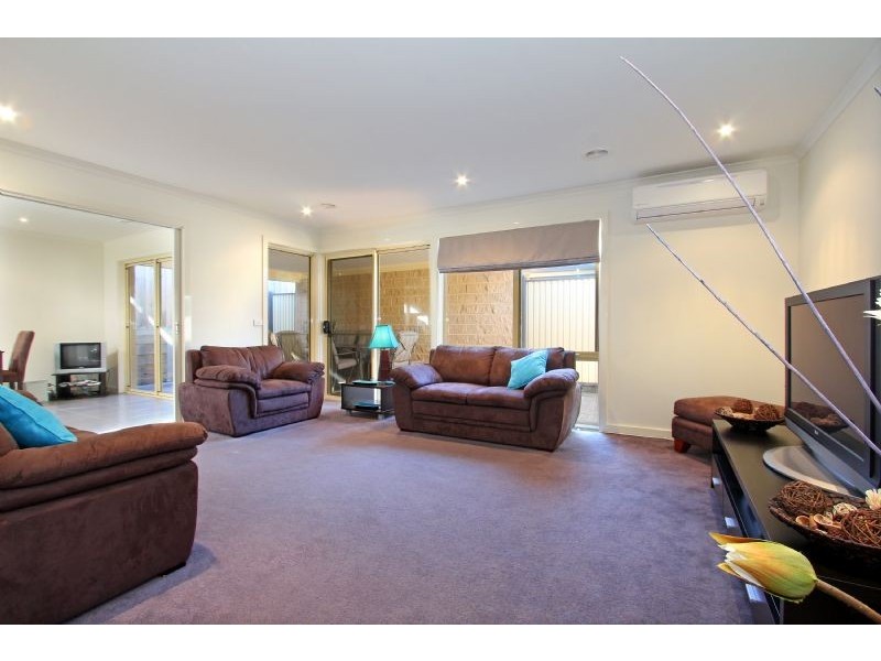 2/170 Ninth Avenue, Rosebud VIC 3939