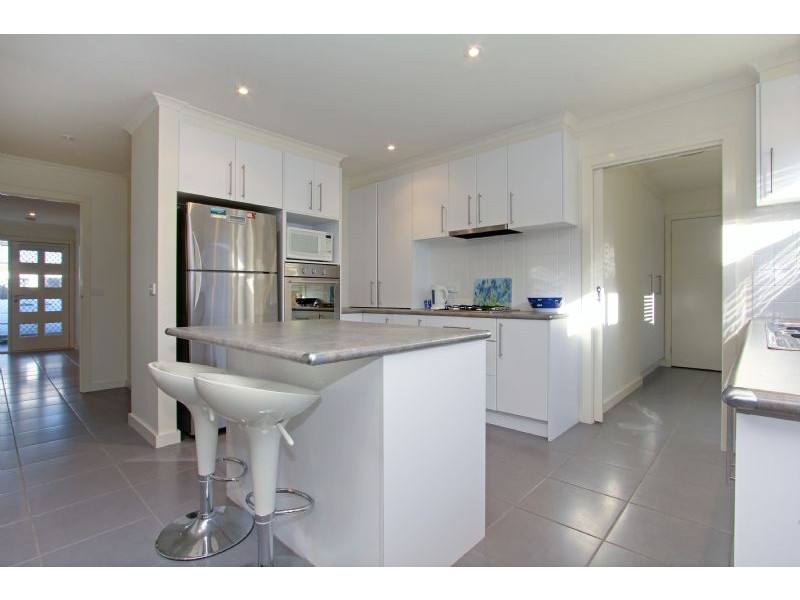 2/170 Ninth Avenue, Rosebud VIC 3939