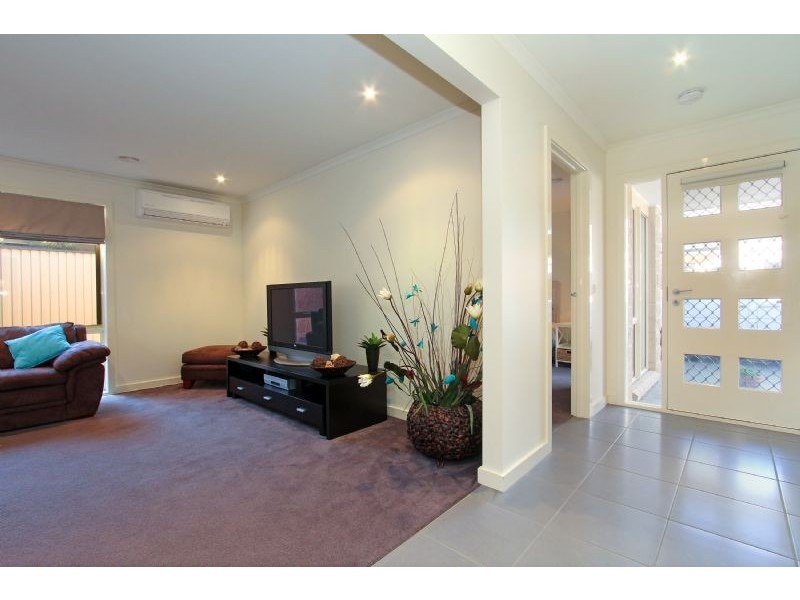 2/170 Ninth Avenue, Rosebud VIC 3939