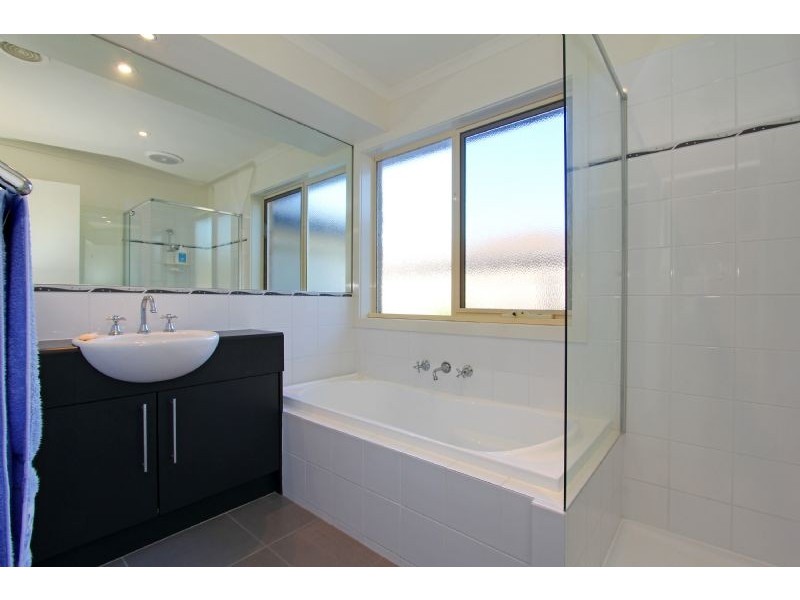 2/170 Ninth Avenue, Rosebud VIC 3939