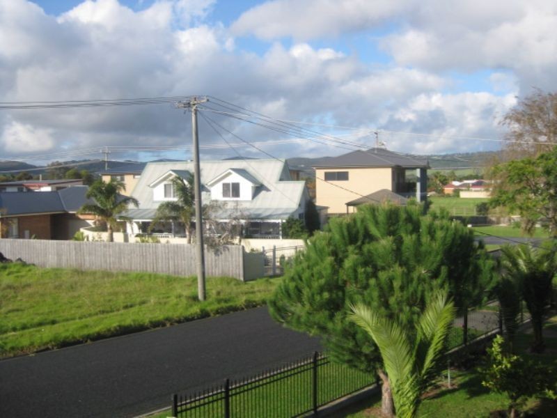 9 Seaview Avenue, Safety Beach VIC 3936