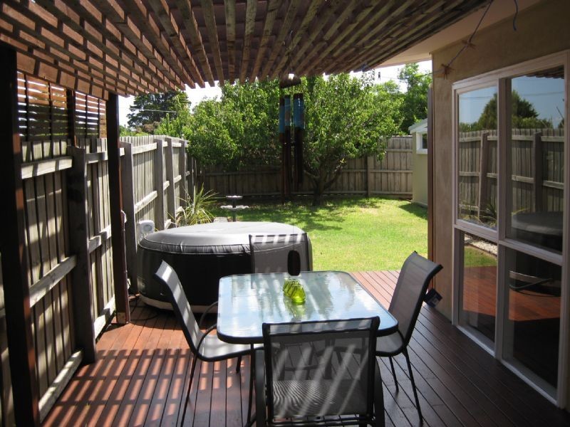 178 Ninth Ave, Rosebud VIC 3939